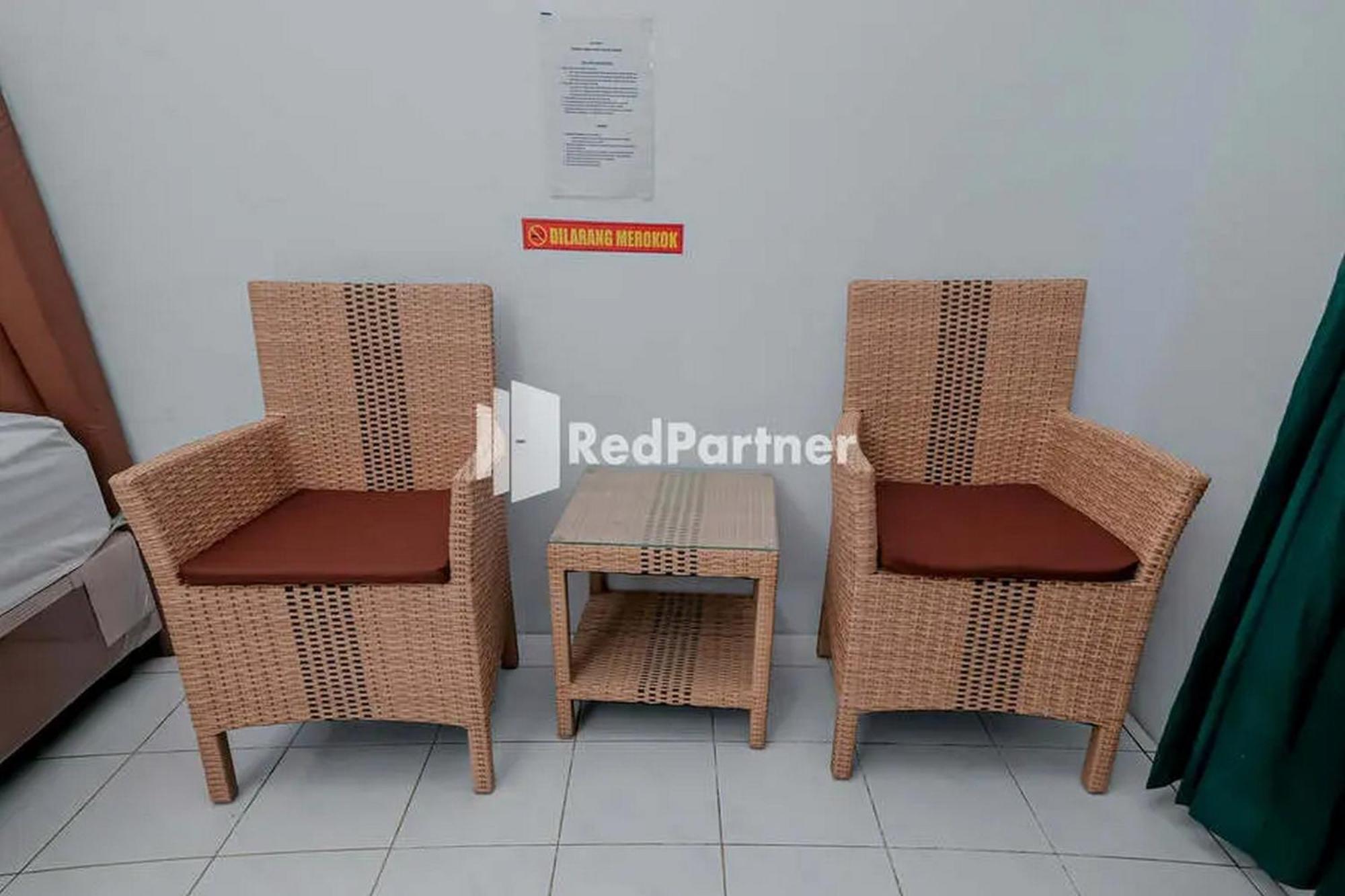 Pondok Damai Guest House Syariah Mitra Reddoorz Cirebon Exterior photo